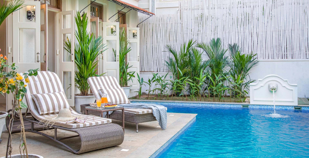 Monforte Villa H - Pool and loungers